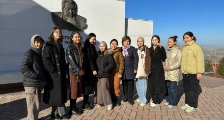 Тарых барактарын барактап